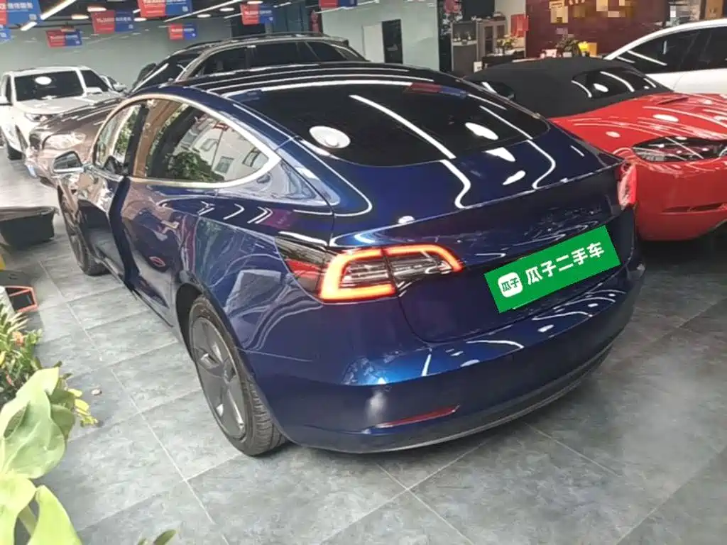Tesla Model 3 — фото 5