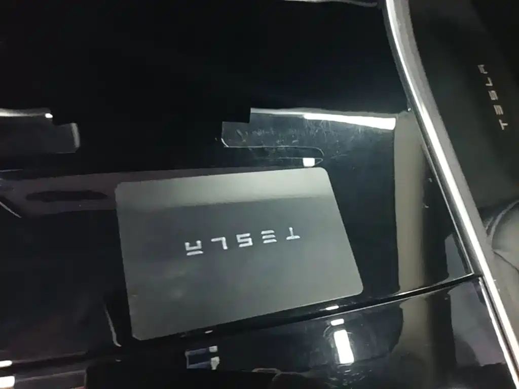 Tesla Model 3 — фото 9