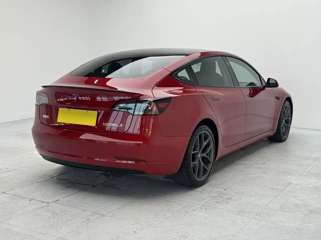 Tesla Model 3 — фото 6