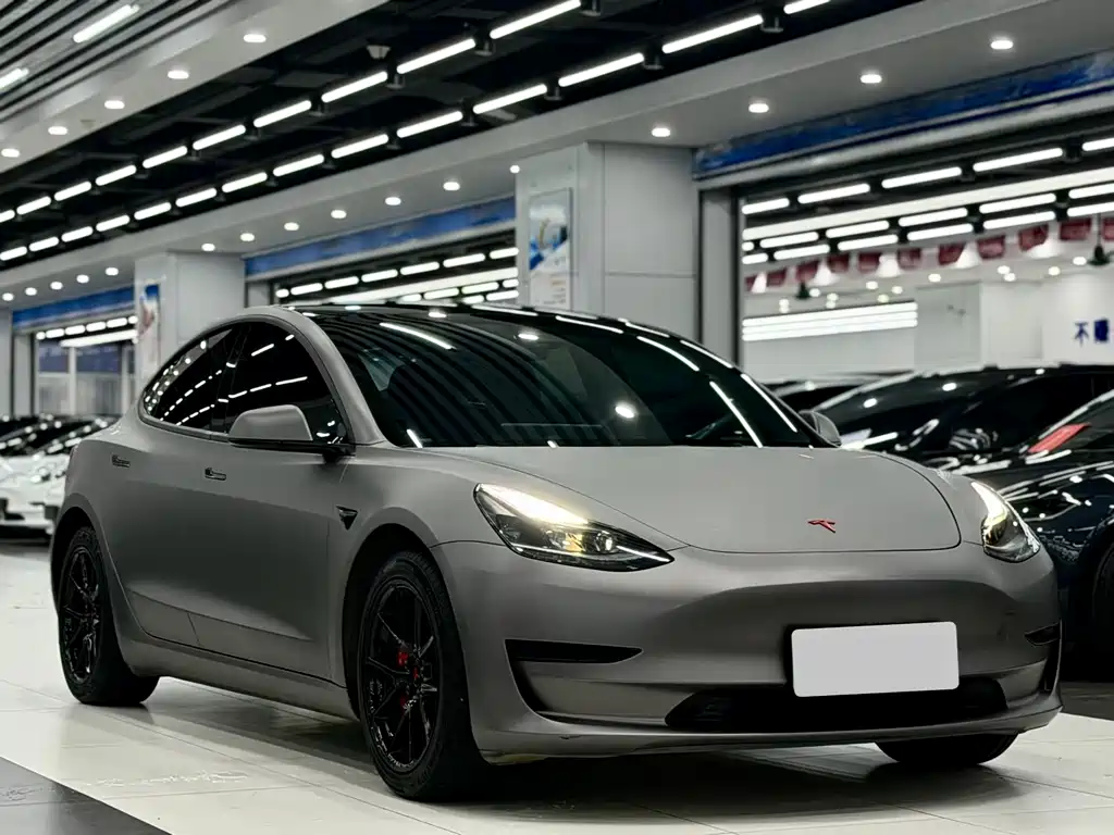 Tesla Model 3 — фото 3