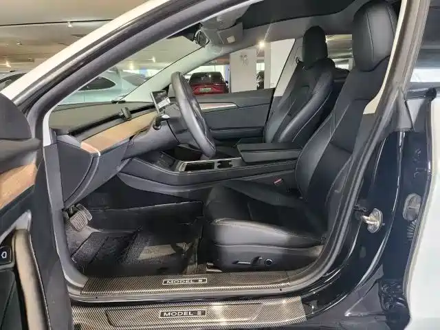 Tesla Model 3 — фото 4