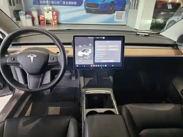 Tesla Model 3 — фото 6