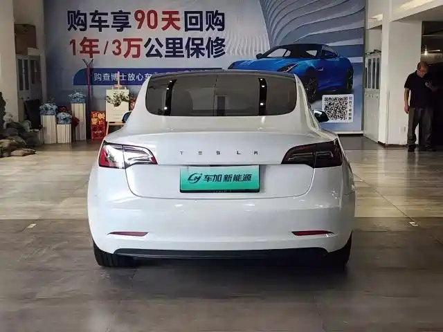 Tesla Model 3 — фото 8