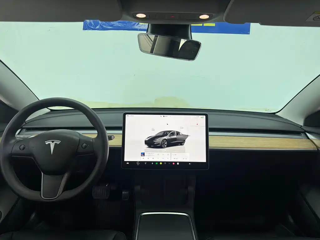 Tesla Model 3 — фото 11