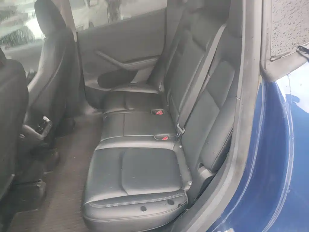 Tesla Model Y — фото 17