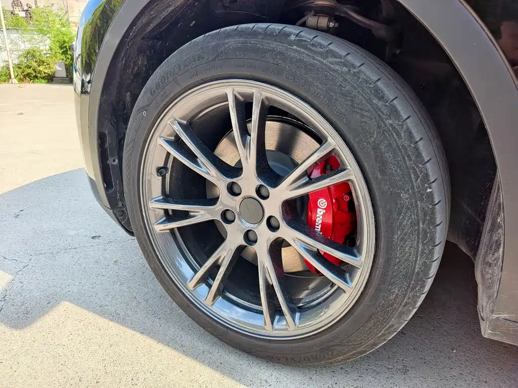 Tesla Model Y — фото 11