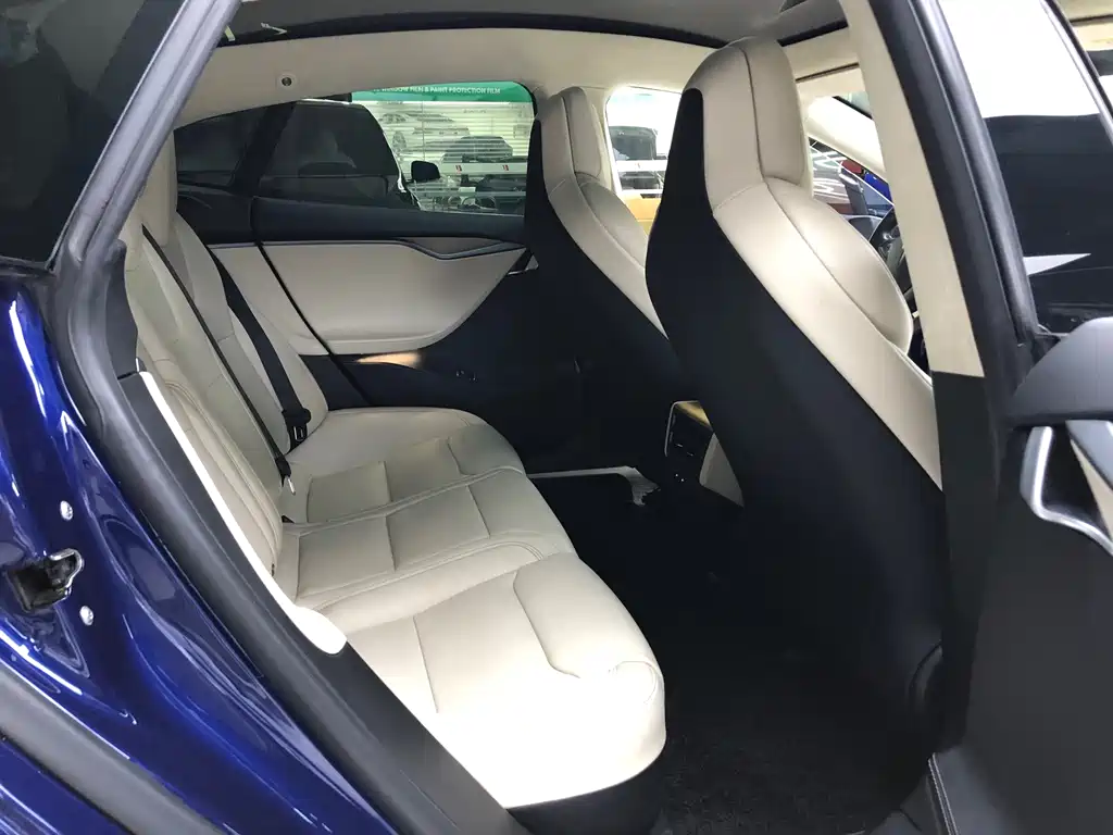 Tesla Model S — фото 11