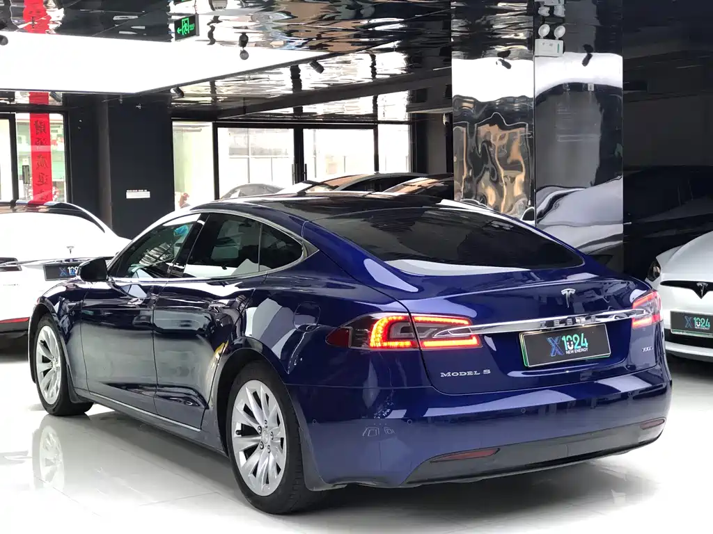 Tesla Model S — фото 17
