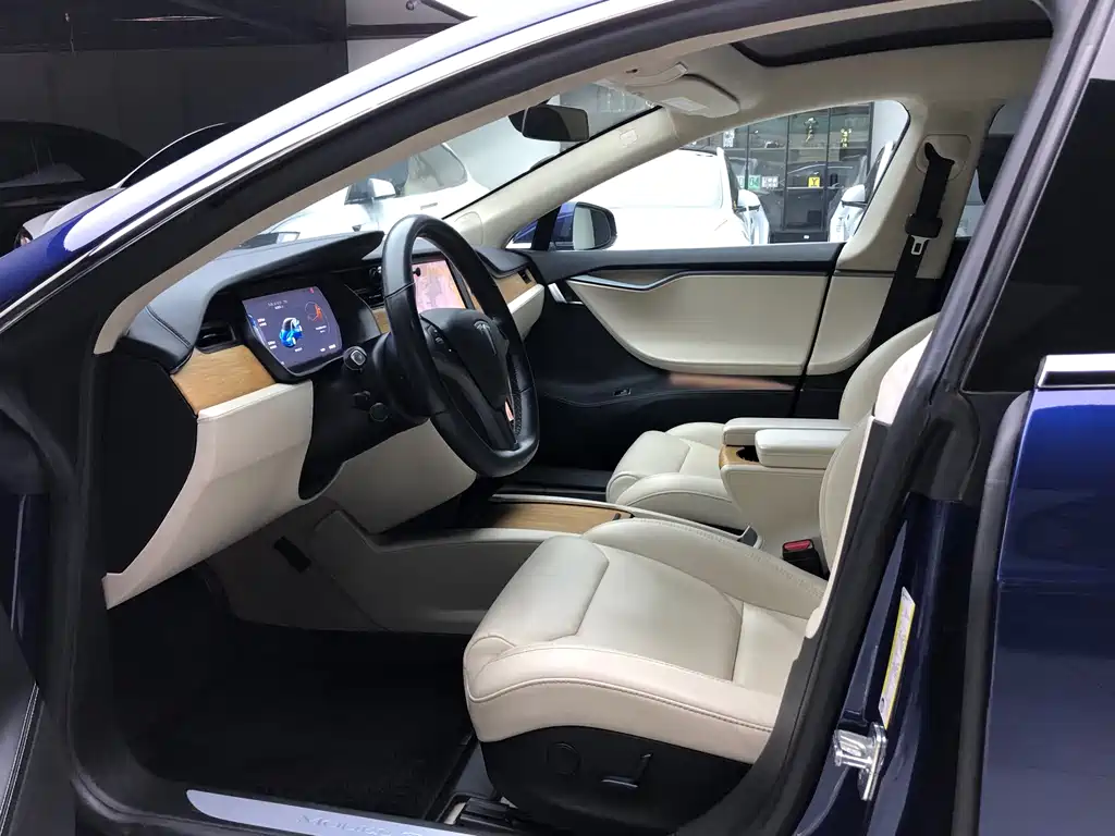Tesla Model S — фото 5