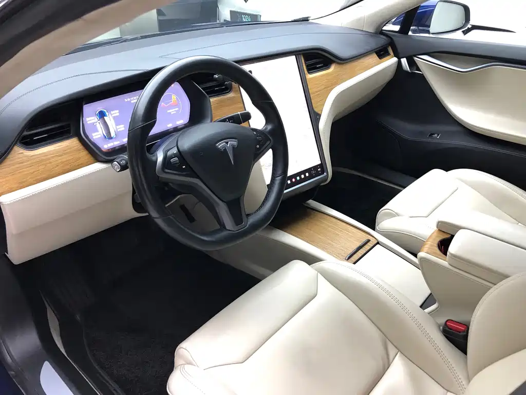 Tesla Model S — фото 6