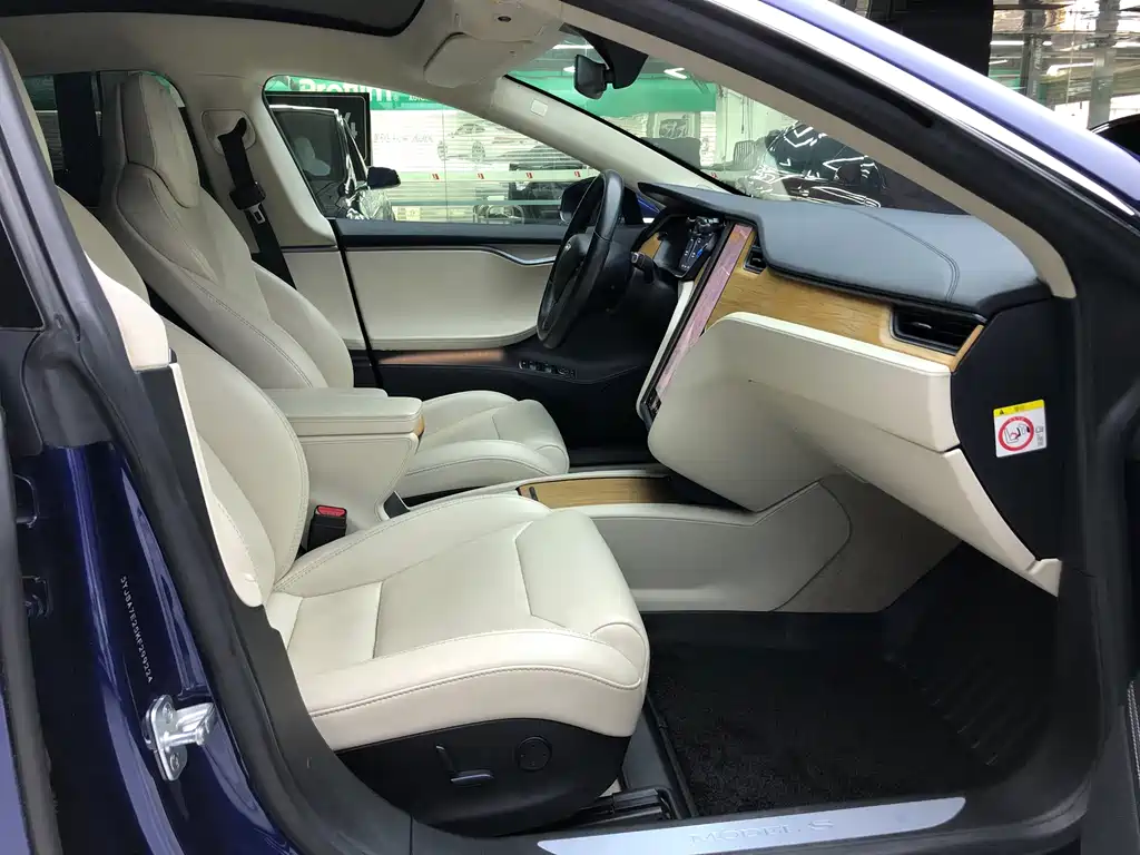 Tesla Model S — фото 8