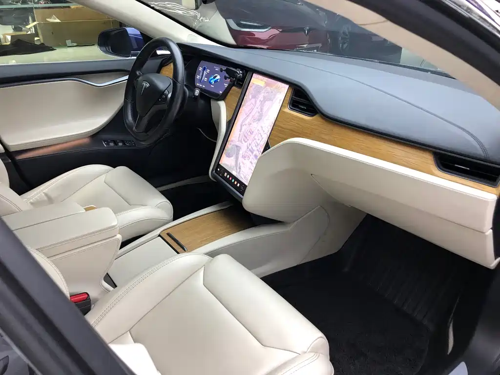 Tesla Model S — фото 9