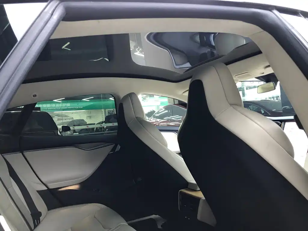 Tesla Model S — фото 10