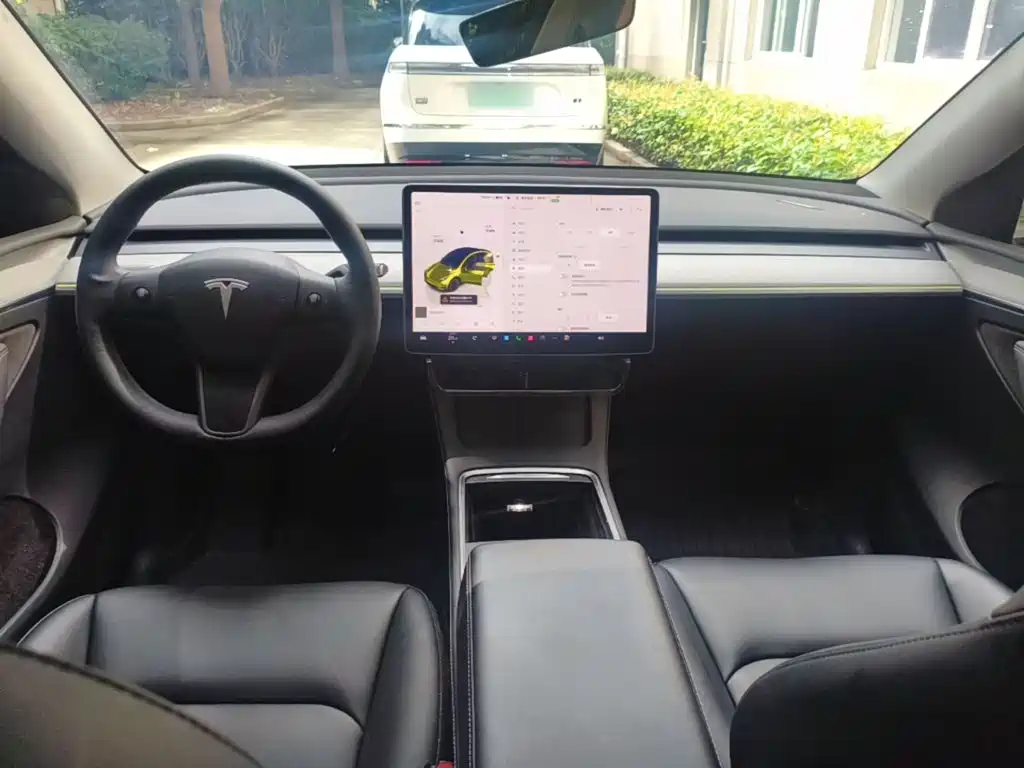 Tesla Model Y — фото 6