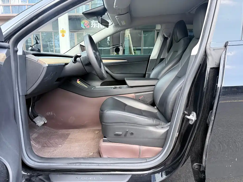 Tesla Model Y — фото 4