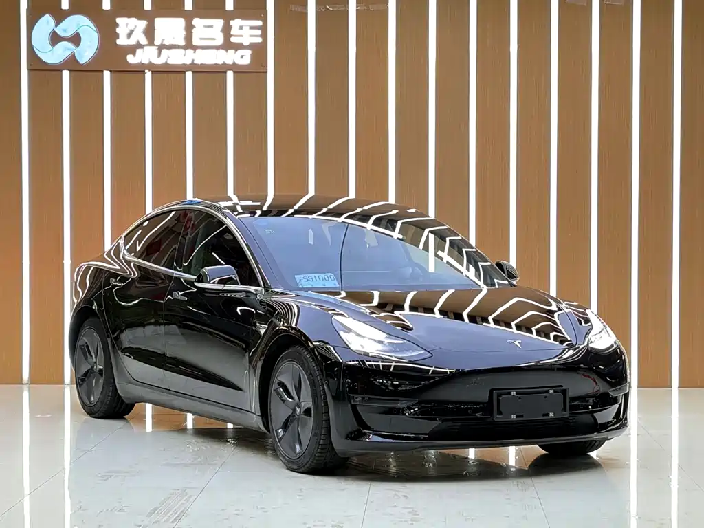 Tesla Model 3 — фото 3