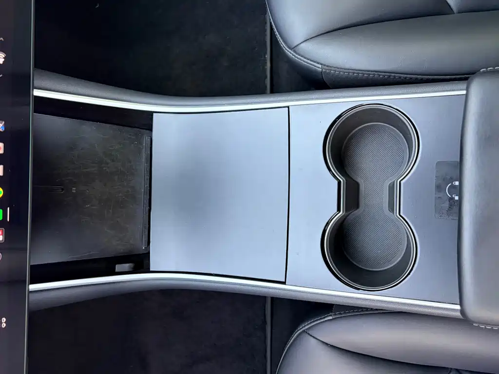 Tesla Model 3 — фото 8