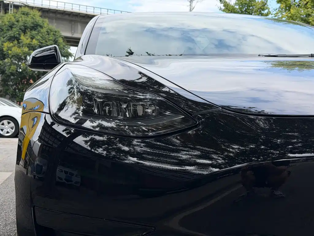 Tesla Model 3 — фото 3