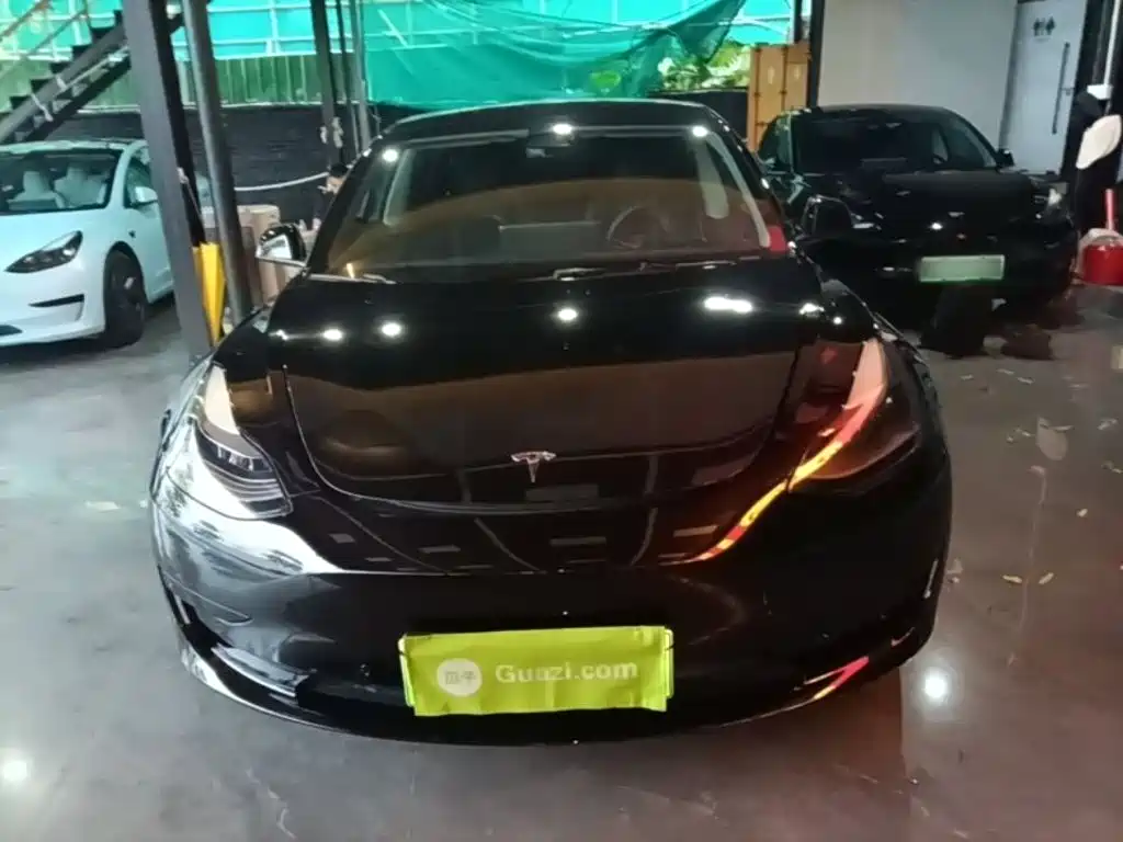 Tesla Model 3 — фото 3