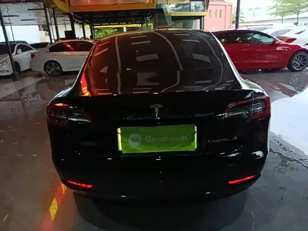 Tesla Model 3 — фото 6