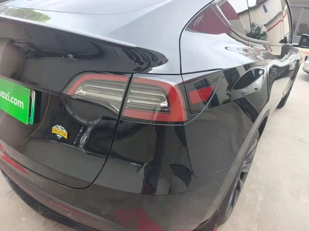 Tesla Model Y — фото 8