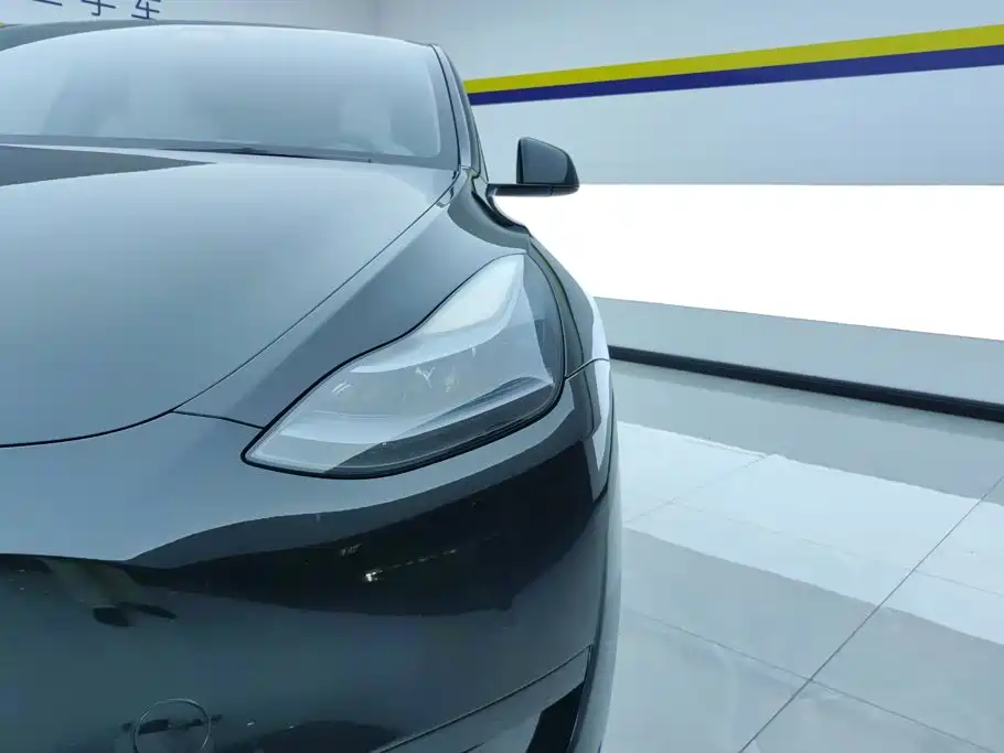 Tesla Model Y — фото 5