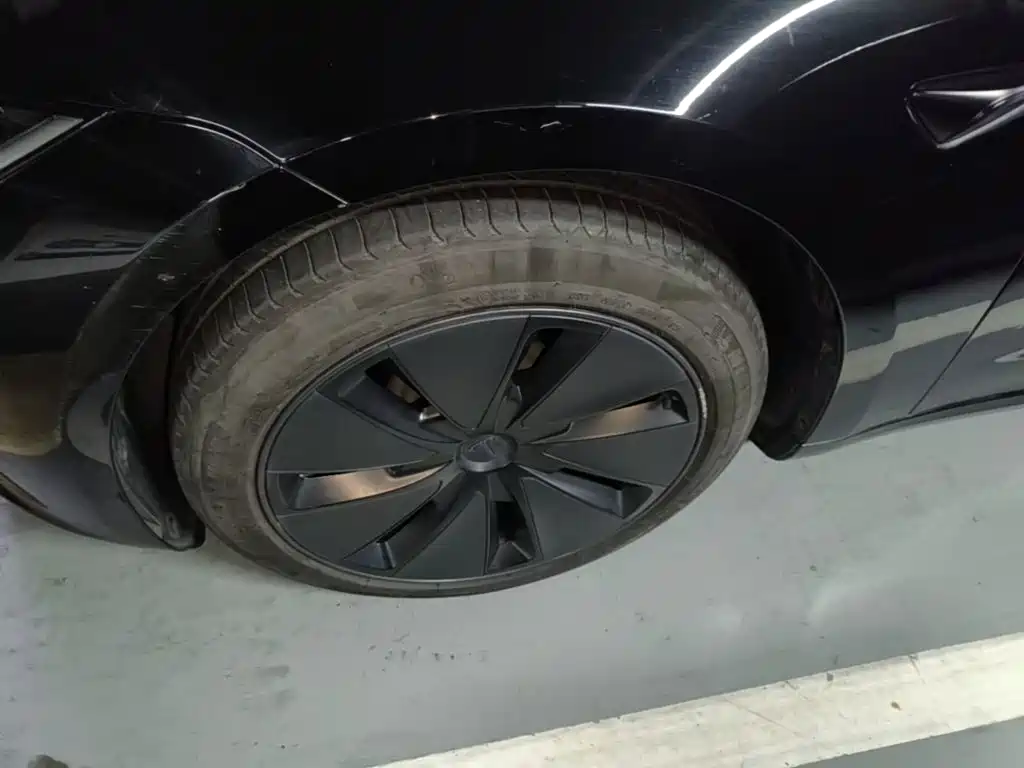 Tesla Model 3 — фото 23