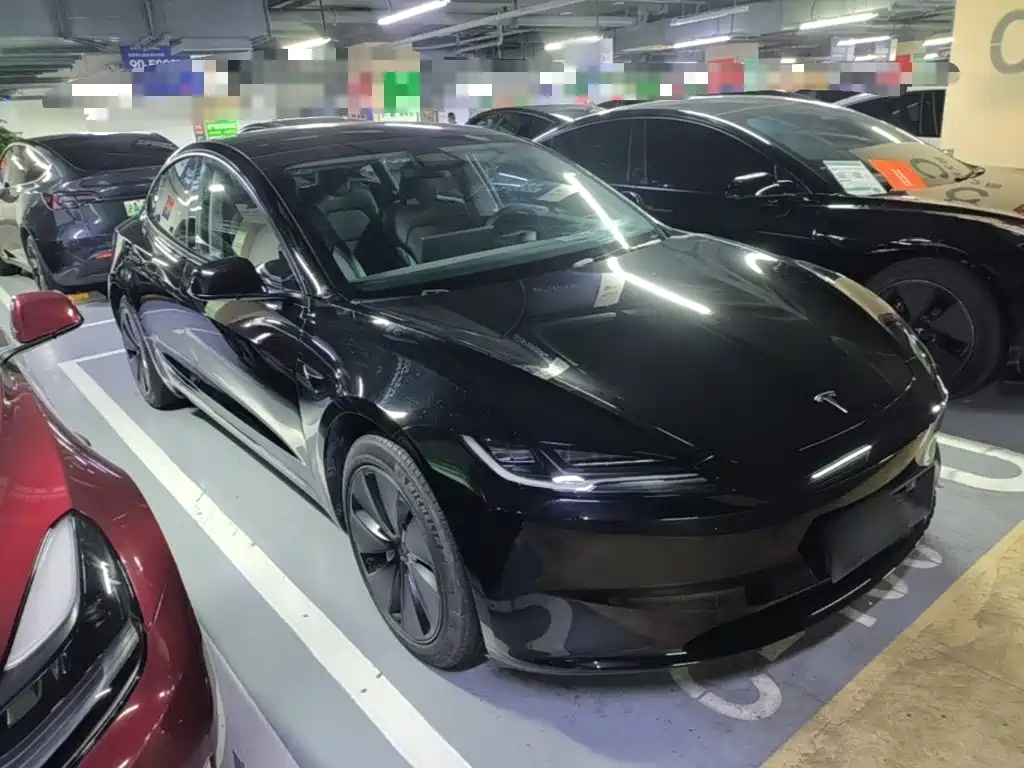 Tesla Model 3 — фото 4