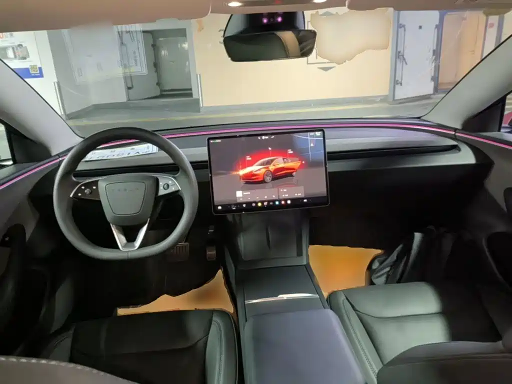 Tesla Model 3 — фото 10