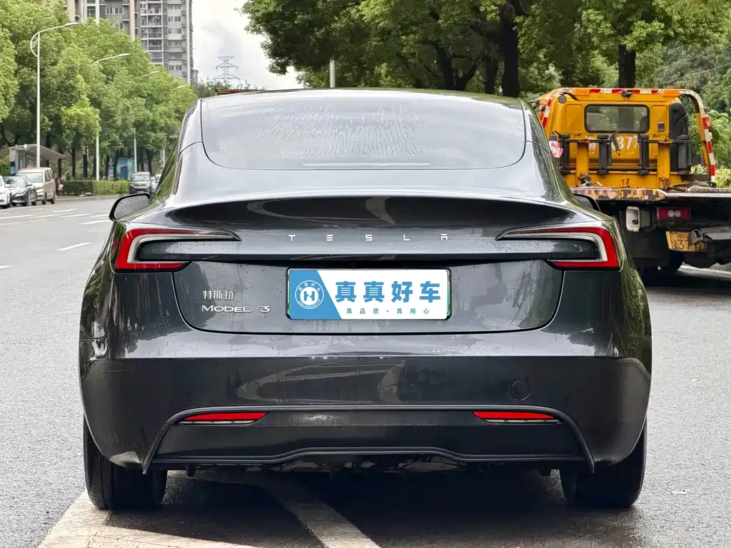 Tesla Model 3 — фото 5