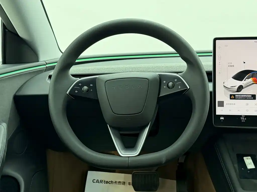 Tesla Model 3 — фото 14