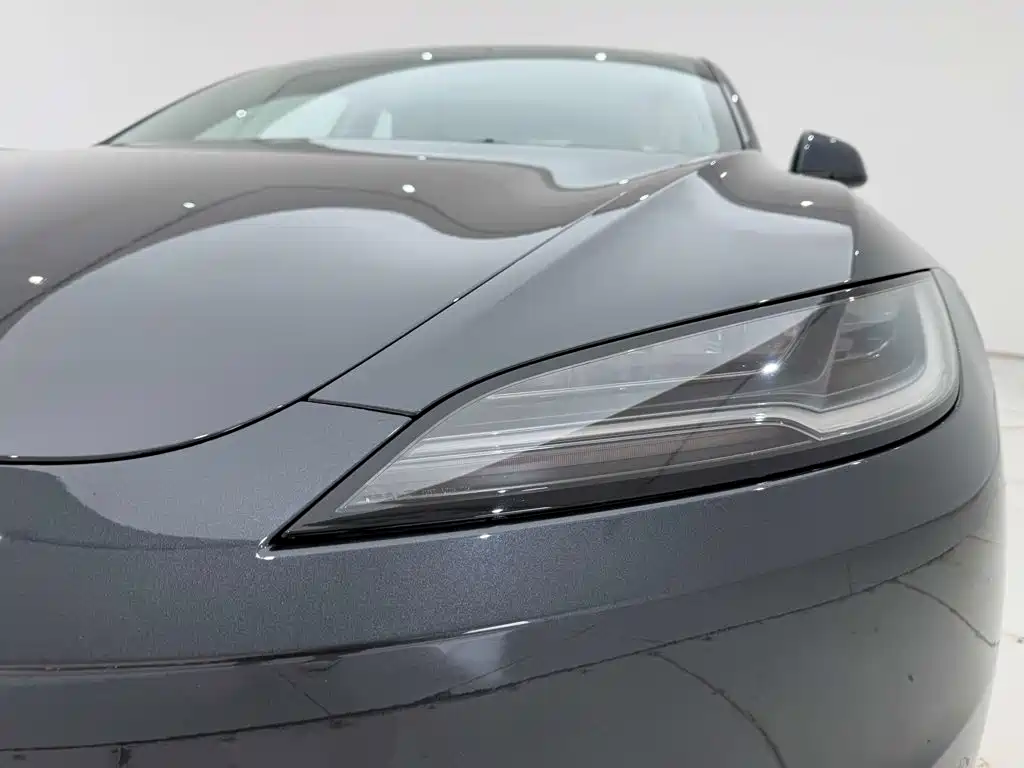 Tesla Model 3 — фото 9
