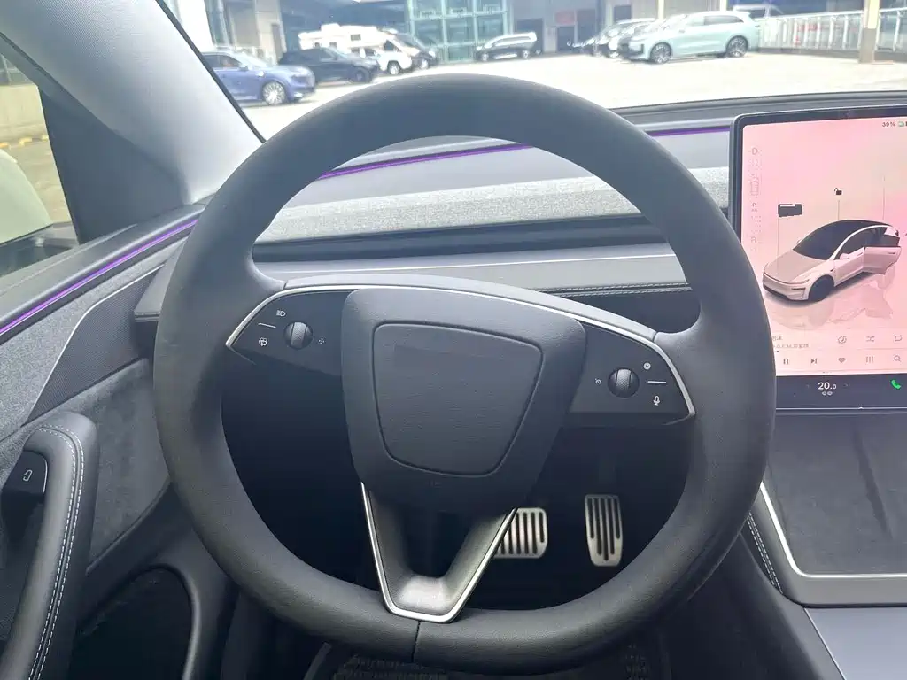 Tesla Model Y — фото 9