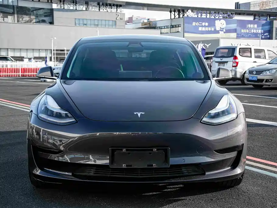 Tesla Model 3 — фото 2