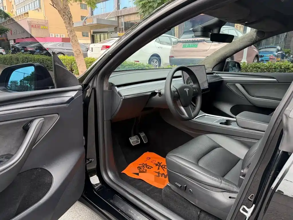 Tesla Model Y — фото 4