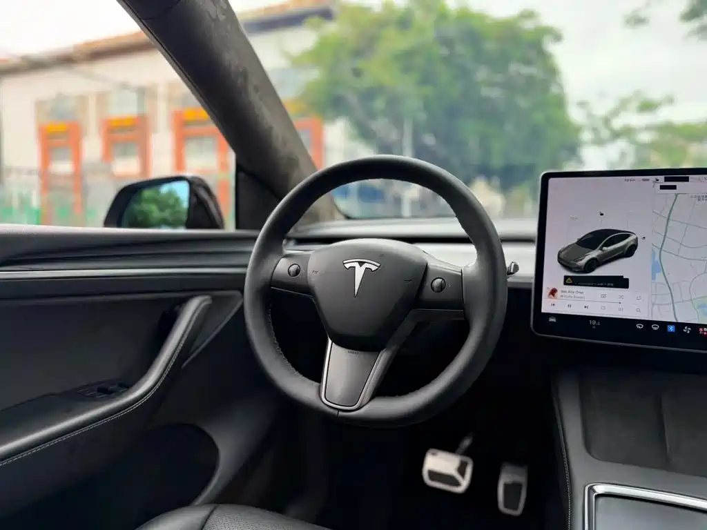 Tesla Model Y — фото 7
