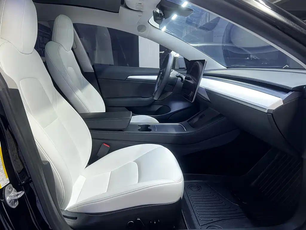 Tesla Model 3 — фото 4