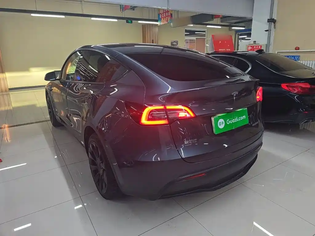 Tesla Model Y — фото 5
