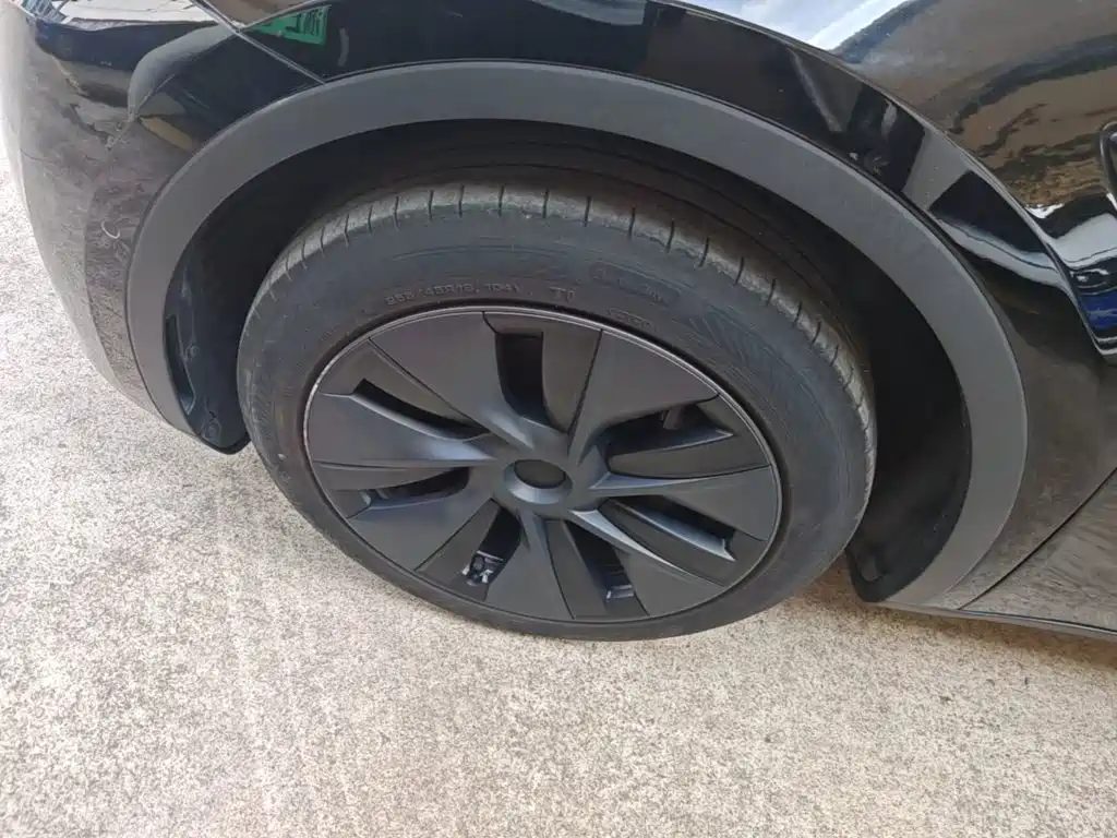 Tesla Model Y — фото 23