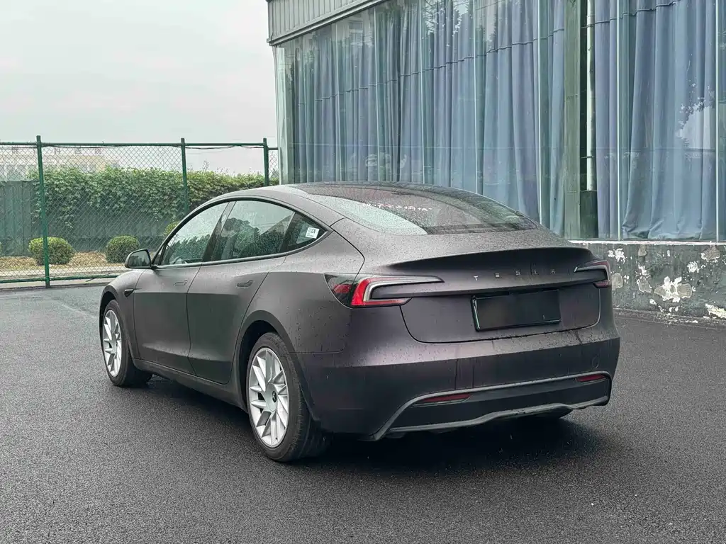 Tesla Model 3 — фото 6