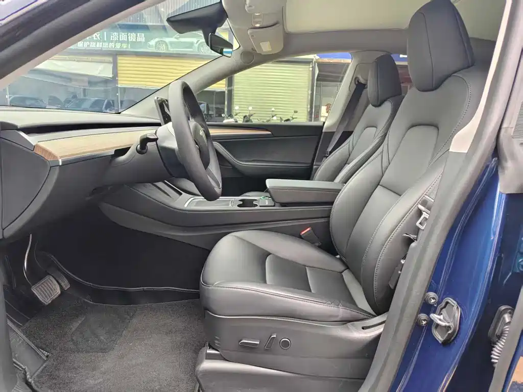 Tesla Model Y — фото 4