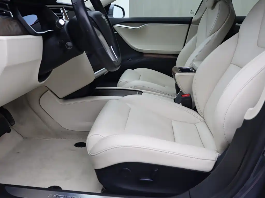 Tesla Model S — фото 28