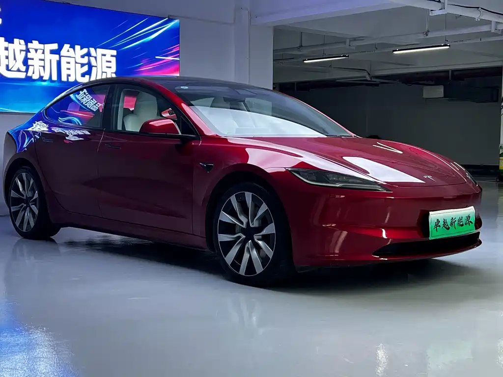 Tesla Model 3 — фото 3