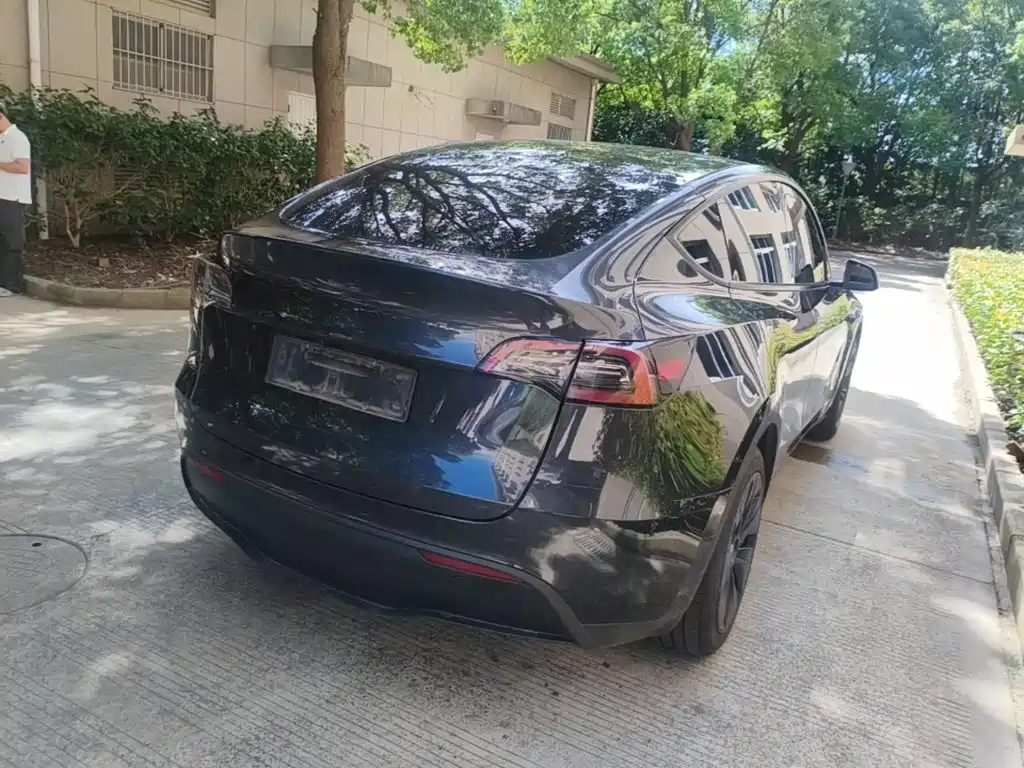 Tesla Model Y — фото 7