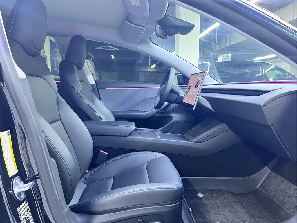 Tesla Model 3 — фото 4