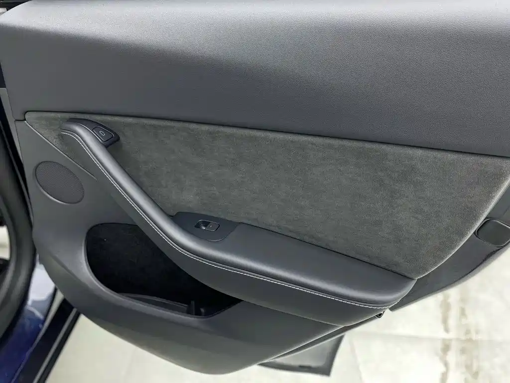 Tesla Model Y — фото 29
