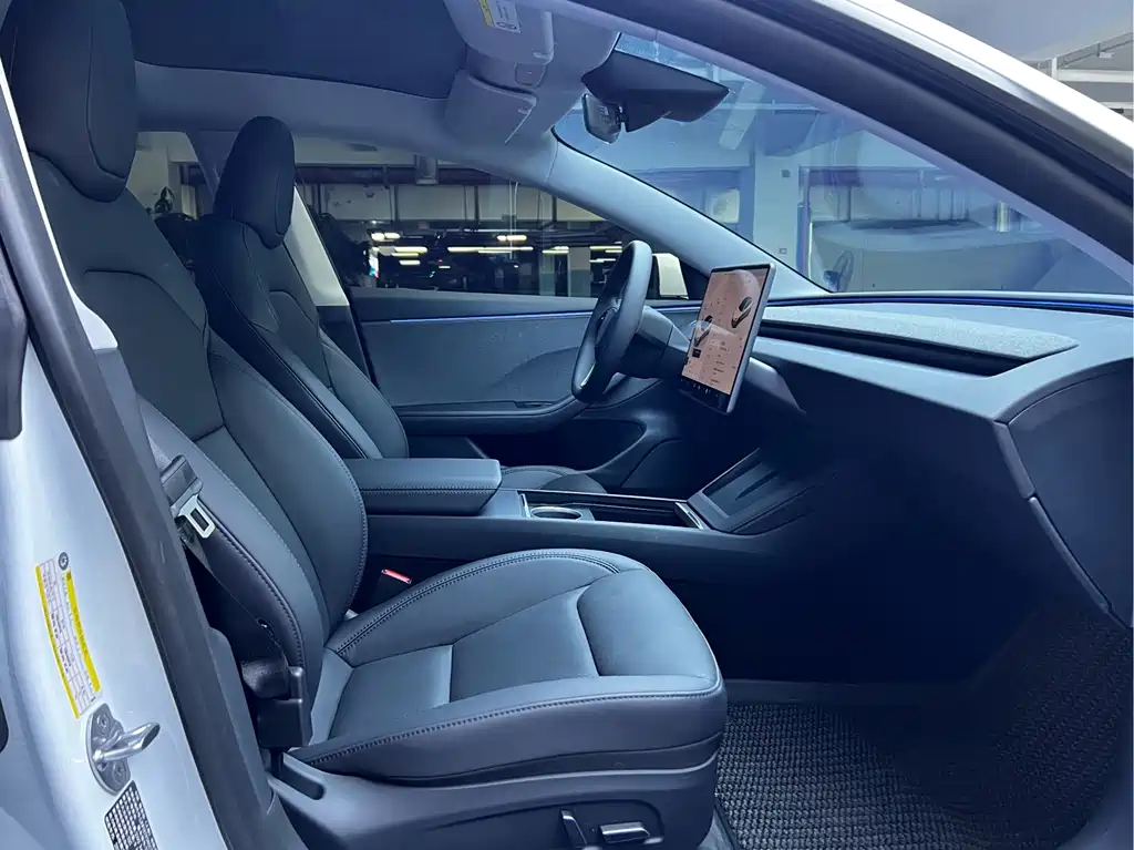 Tesla Model 3 — фото 4