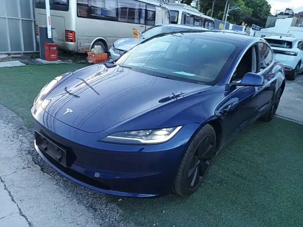 Tesla Model 3 — фото 2