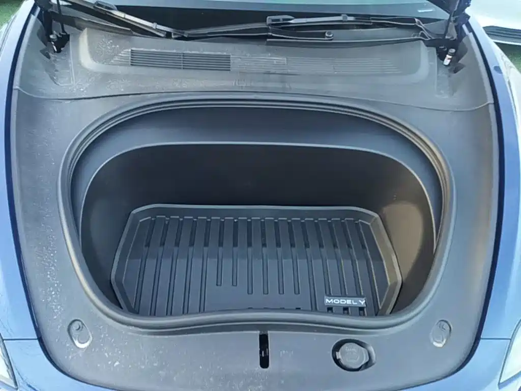 Tesla Model 3 — фото 20