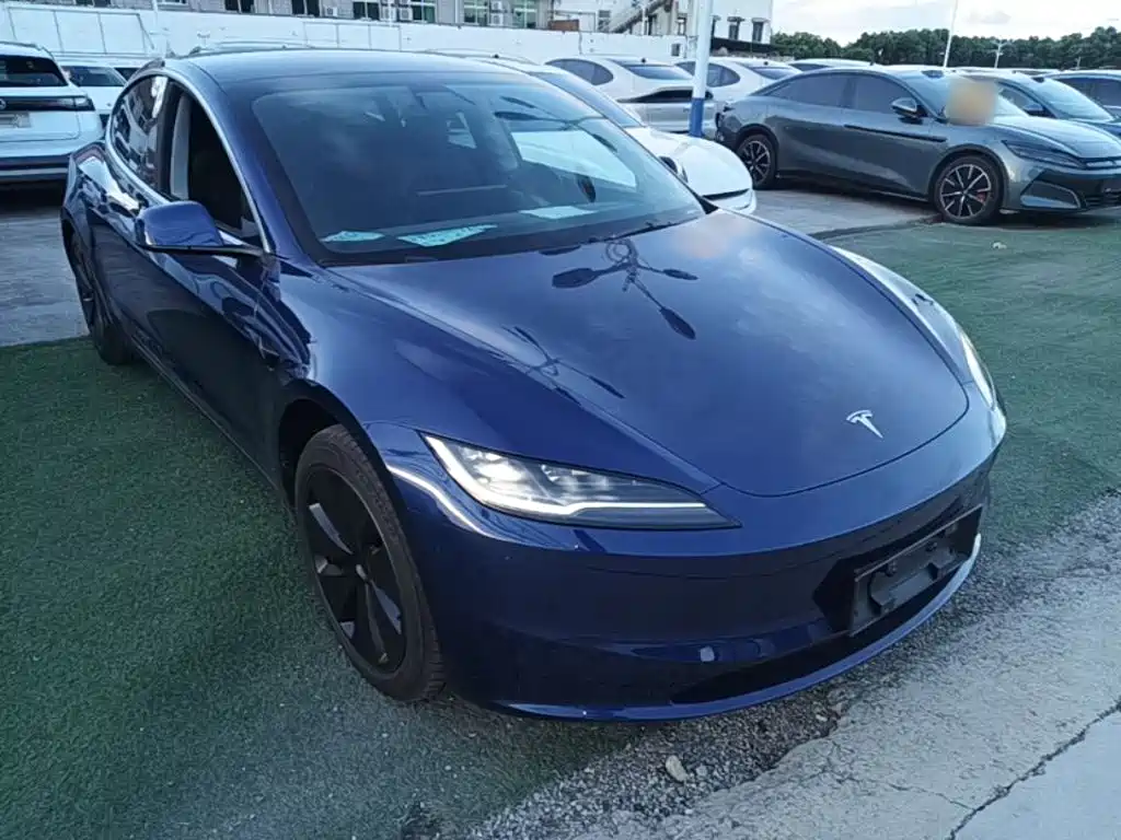 Tesla Model 3 — фото 4